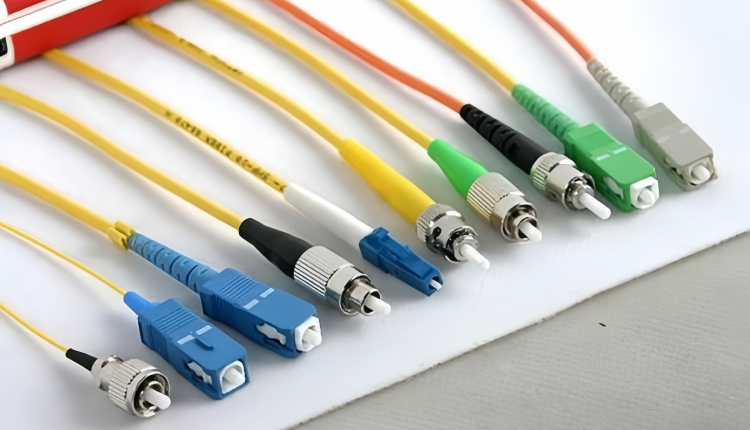 HCH explains common fiber connector types (LC, SC, MPO, FC, ST) and their best use cases in data centers and networks. Get clear guidance to choose the right fiber optic patch cords for your project.